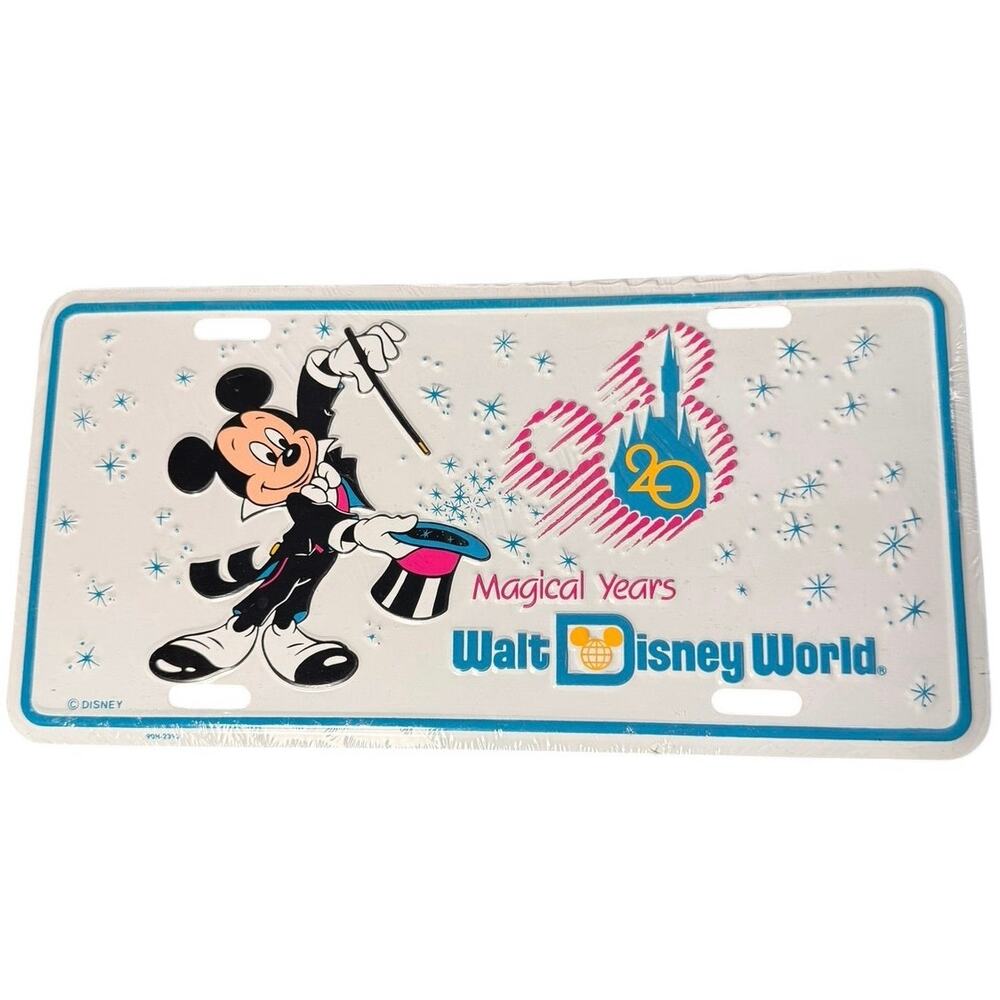 VTG 1991 Walt Disney World 20 Magical Years Mickey Mouse Metal License Plate